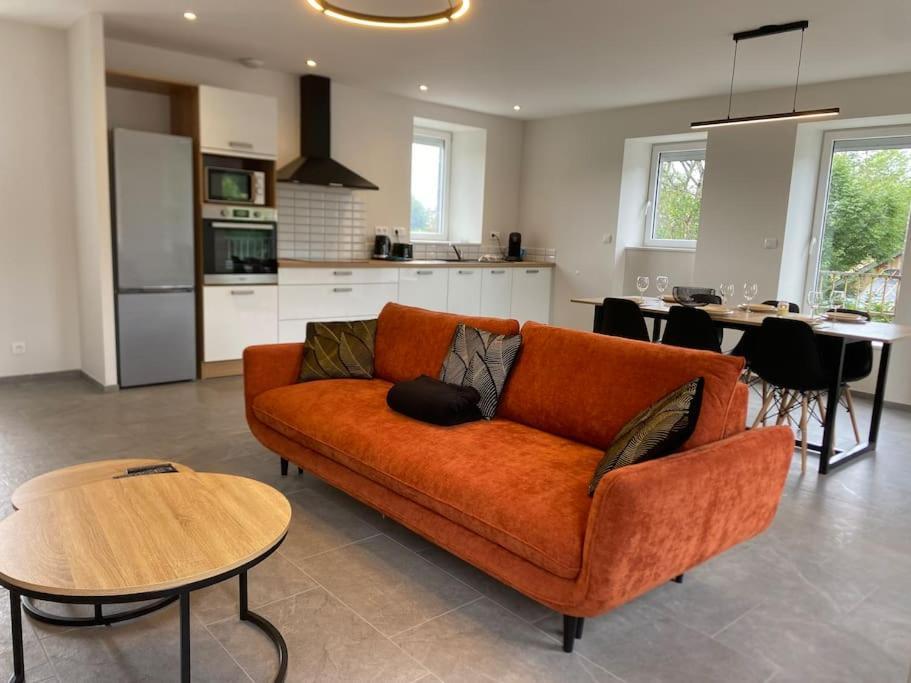 Apartment A L'ancienne Ecole Saint-Ours (Puy-de-Dome)